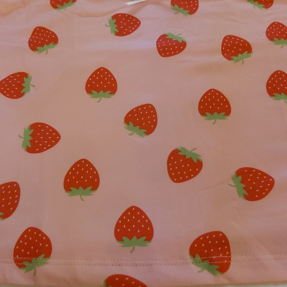 049. Strawberry Print Crop Spaghetti Straps Camisole  Size M - Picture 9 of 16